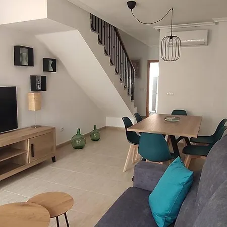 Duplex Cala Pinar 度假居 *